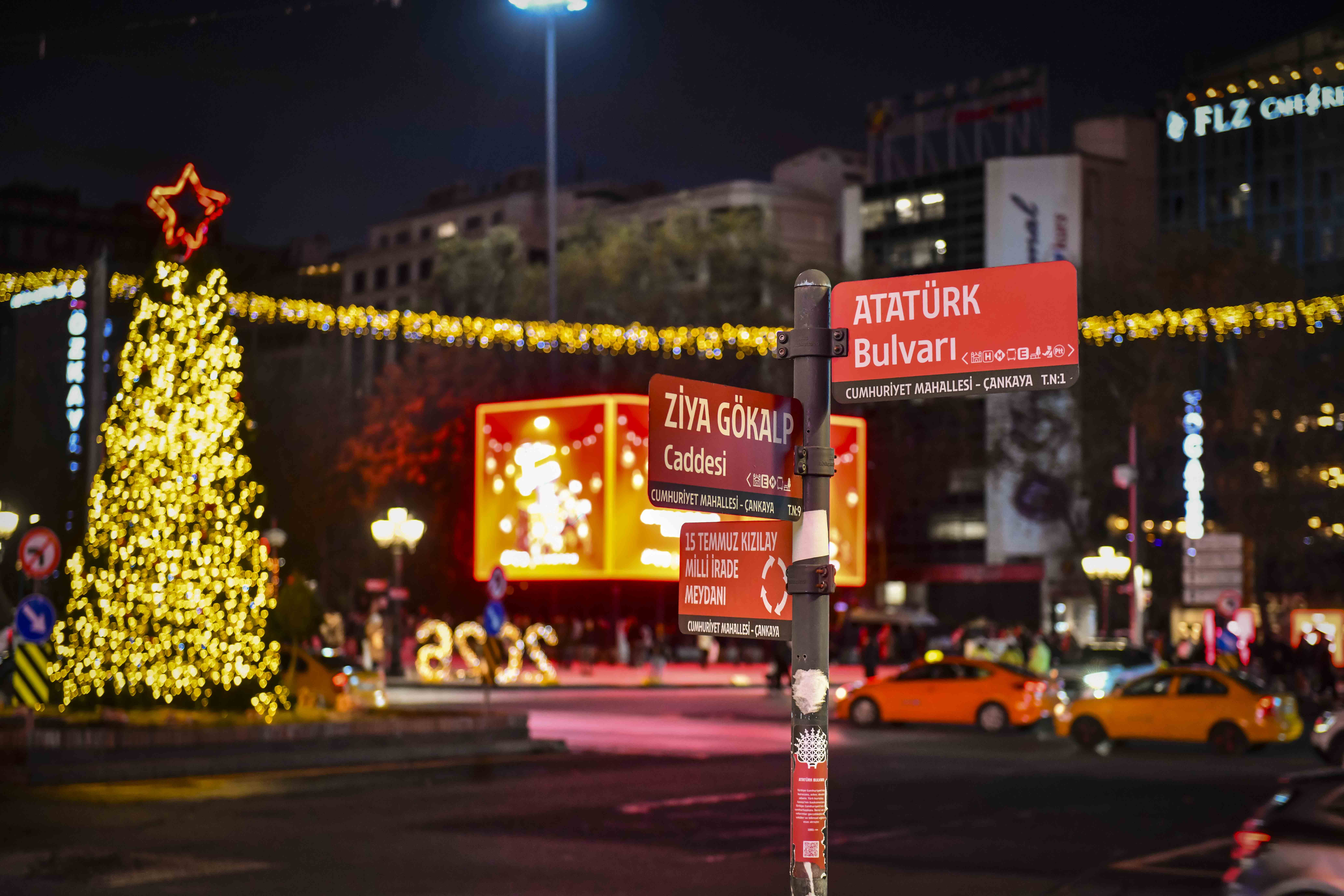 Ankara Yeni Yılı Işıl Işıl Karşılıyor