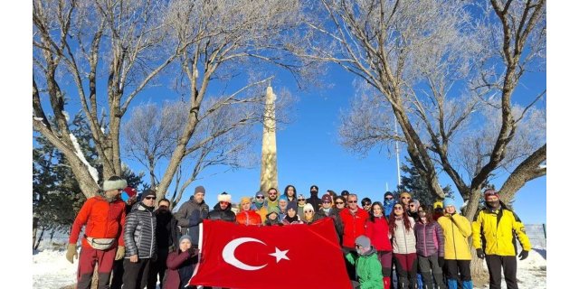 Sarıkamış Şehitlerini Zirvede Andılar: Kahraman Mehmetçikler Anıldı