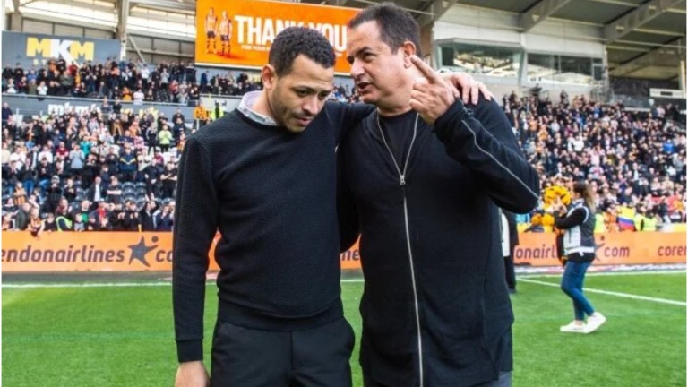 Chelsea'nin Yeni Teknik Direktörü Liam Rosenior: Detaylı Analiz ve İlk Açıklamaları