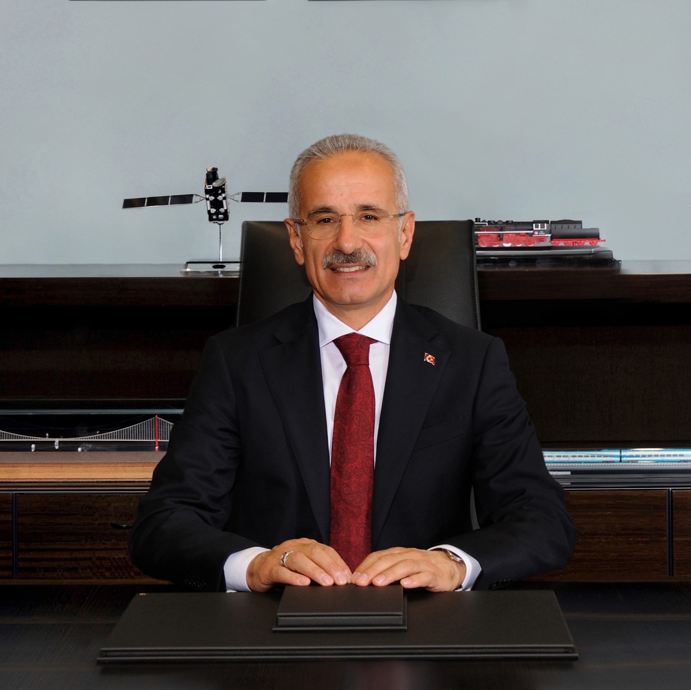 Ulaştırma ve Altyapı Bakanı Abdulkadir Uraloğlu