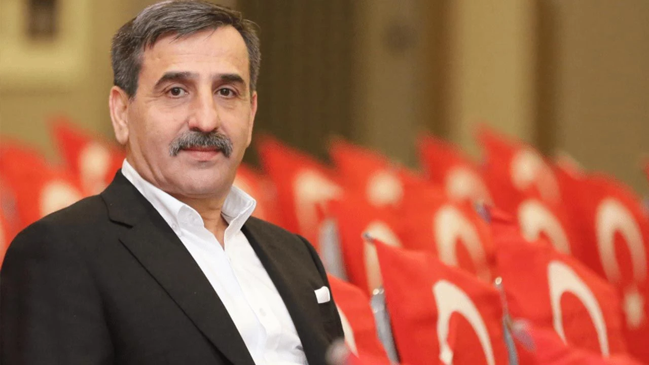 Türkiye Kamu-Sen genel başkanı önder kahveci