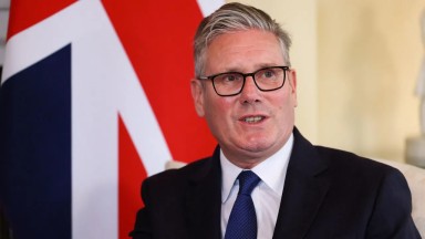 Starmer'dan ABD Gümrük Vergisi Çağrısı: 'Gerilim Tırmanmamalı'