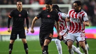 Samsunspor 4-1 Galatasaray: Aslan Şampiyonluk Şansını Tepti!