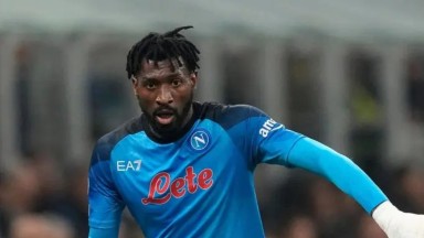 Transfer Derbisi: Beşiktaş ve Galatasaray Zambo Anguissa'nın Peşinde!